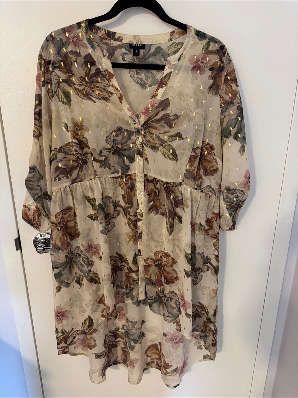 torrid Cream Floral Button-Front Babydoll Tunic with Gold Foil